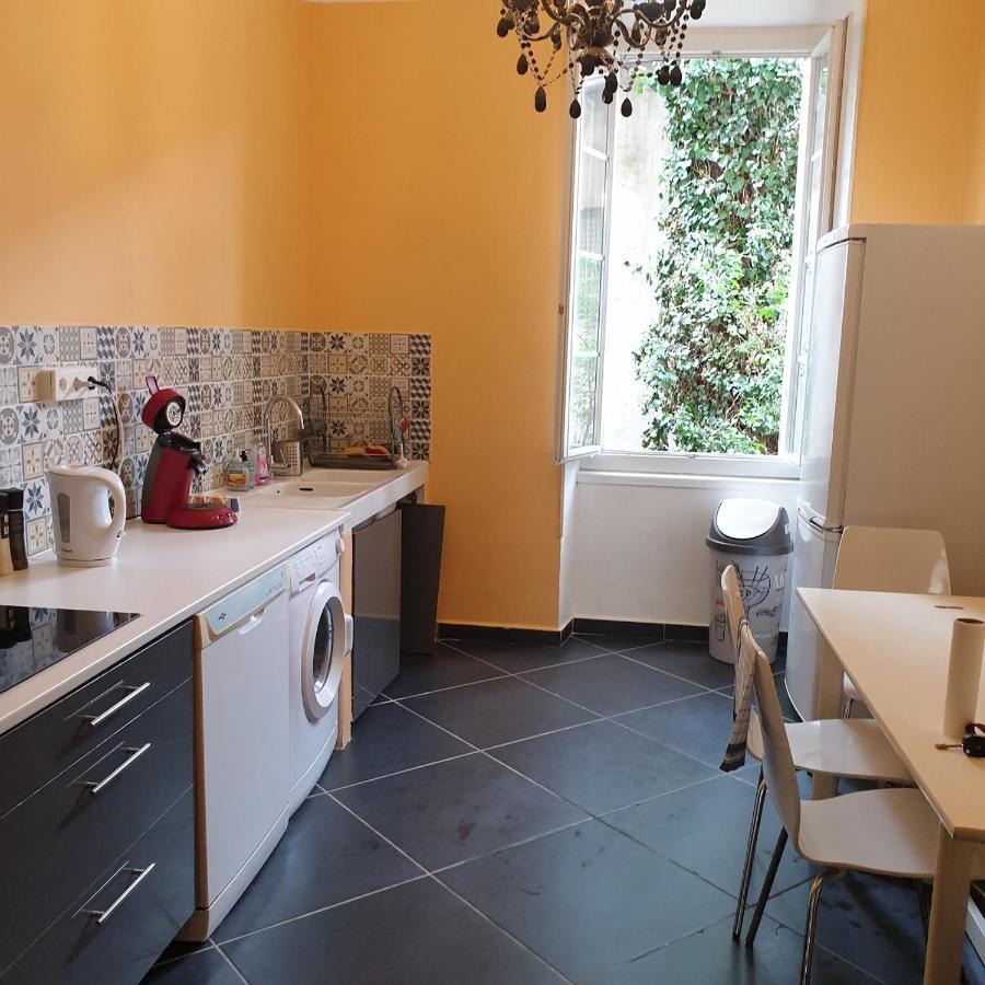 Appartement Intra Muros 8 Personnes Climatise Wifi Stationnement Facile アヴィニョン エクステリア 写真