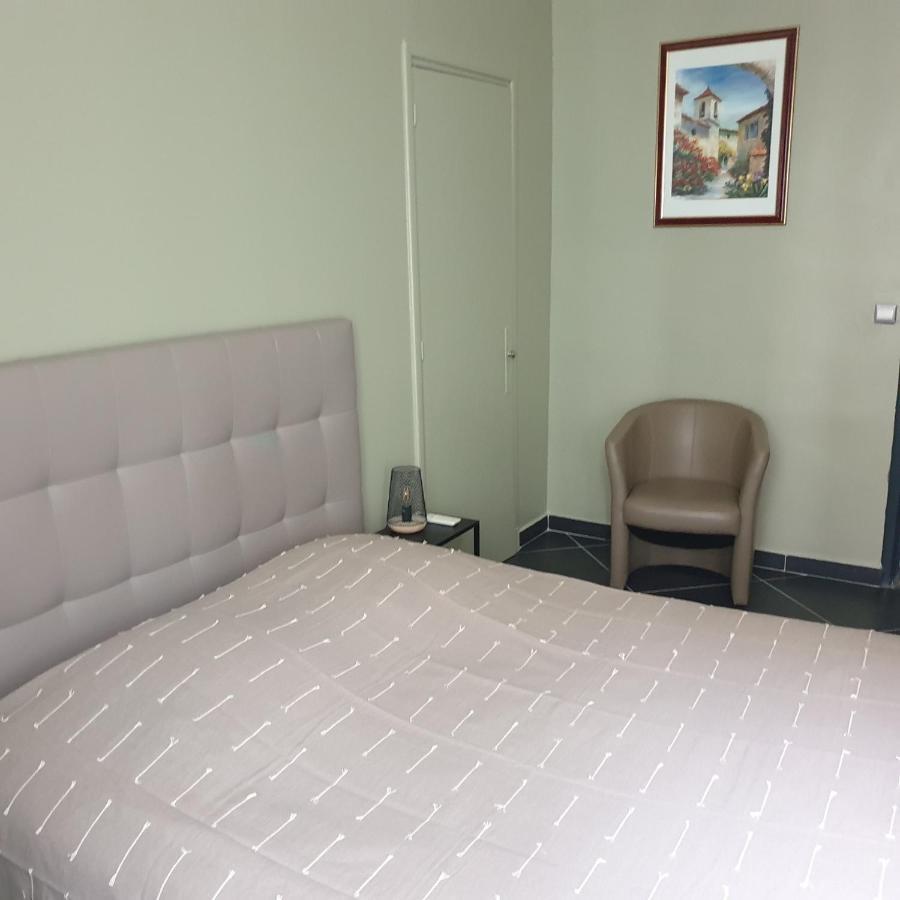 Appartement Intra Muros 8 Personnes Climatise Wifi Stationnement Facile アヴィニョン エクステリア 写真